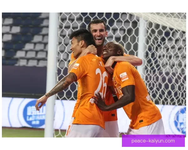 山东泰山球迷橙色主题活动持续升温，展现球队强大支持力量